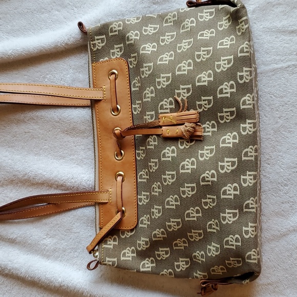 Dooney & Bourke authentic DB Initialed Handbag - Mid-90s - No scratches or scuff - Picture 1 of 5